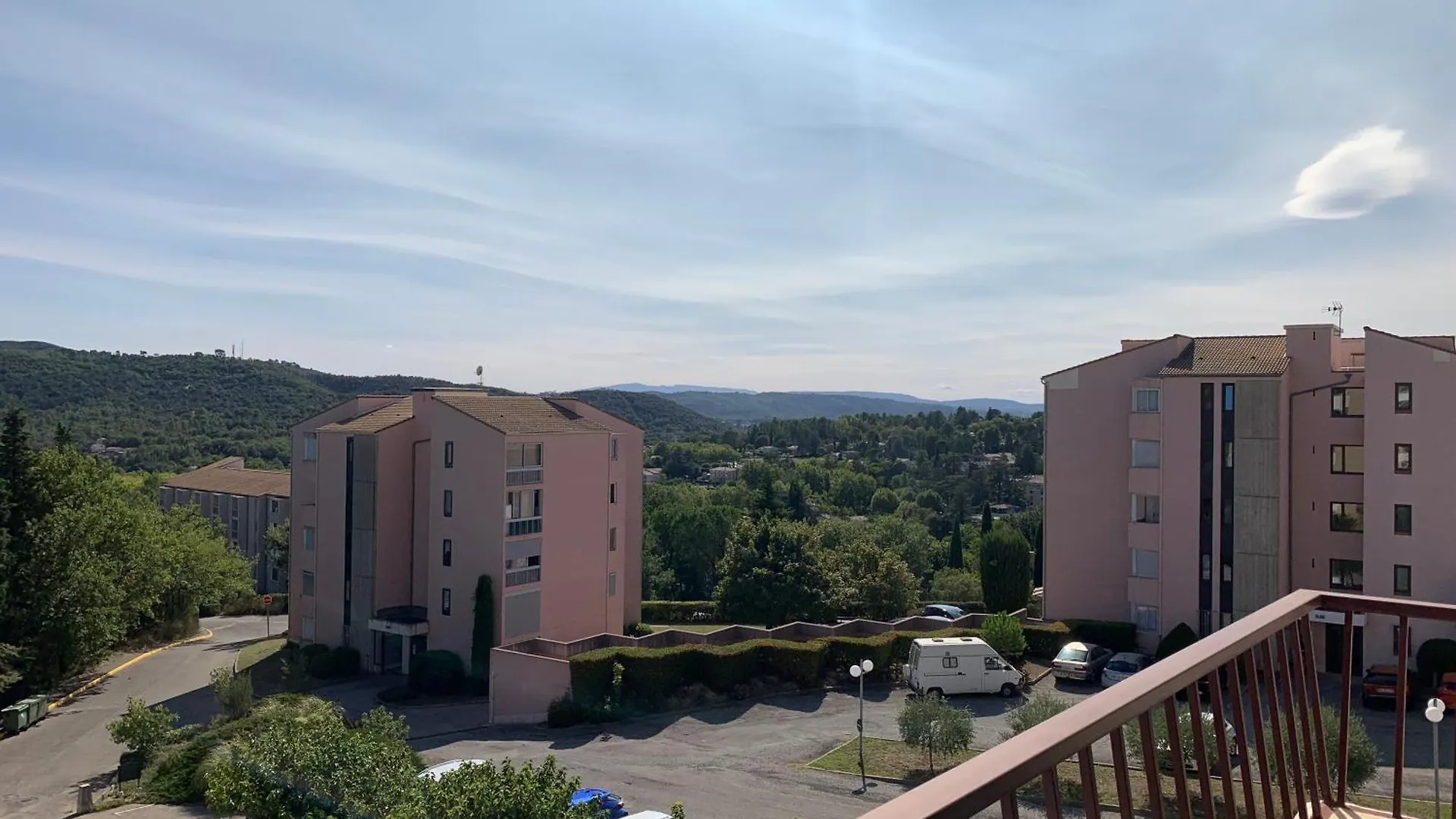 Apartment Charmant Studio Au Cezanne Greoux-les-Bains